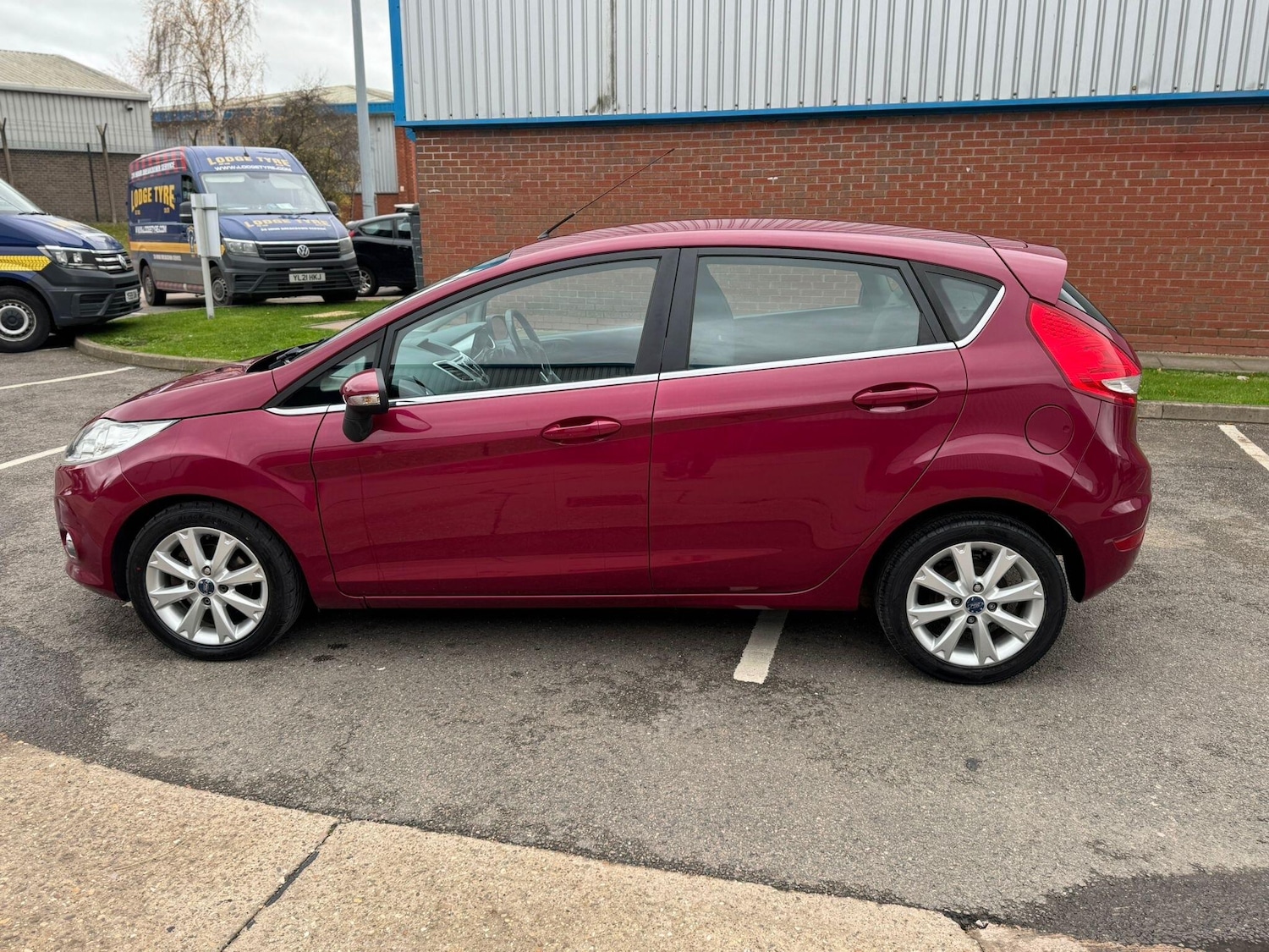 Used Ford Fiesta 2010 for sale - 76457709: Photo 3