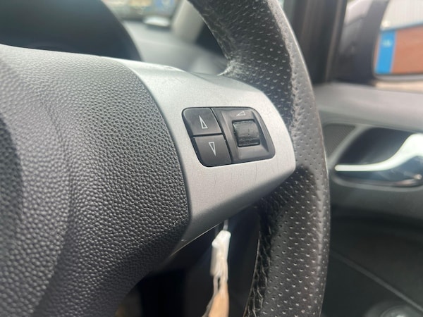 Used Vauxhall Corsa 2010 for sale - 76283252: Photo 20
