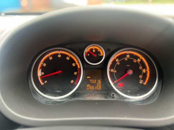 Used Vauxhall Corsa 2010 for sale - 76283252: Photo 21