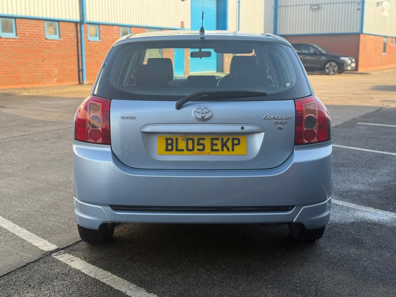 Used Toyota Corolla 2005 for sale - 76714316: Photo 2