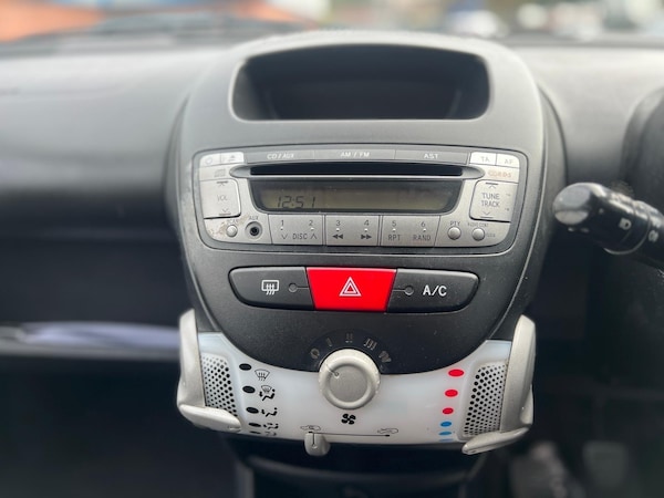 Used Toyota AYGO 2013 for sale - 76214986: Photo 15
