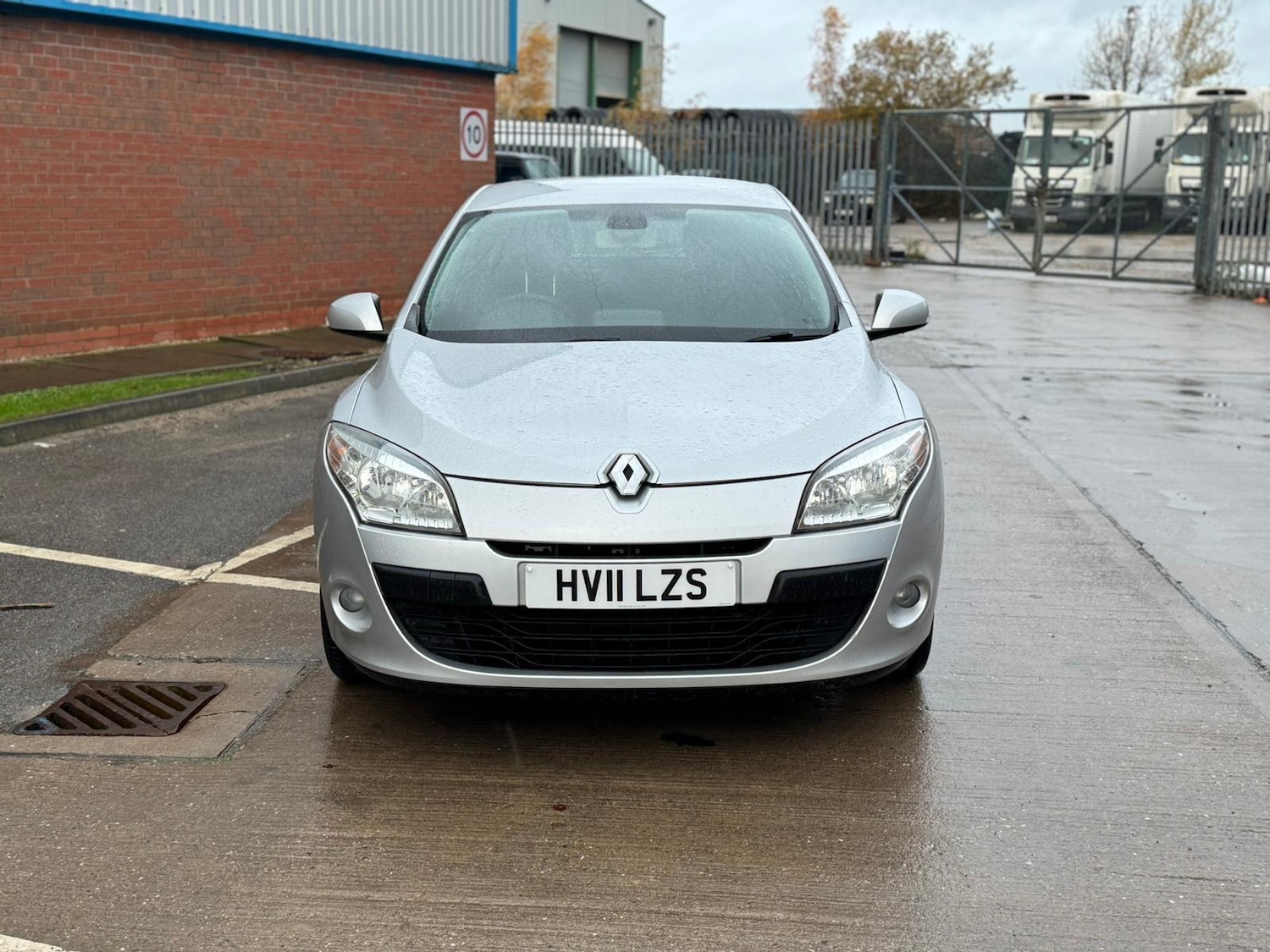Used Renault Megane 2011 for sale - 76824861: Photo 1