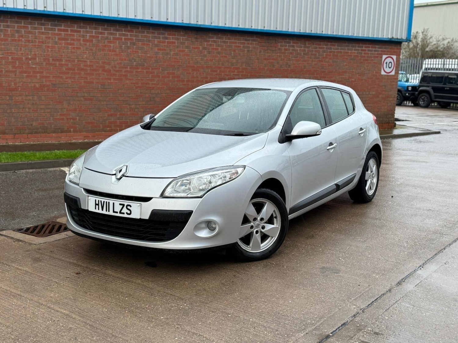 Used Renault Megane 2011 for sale - 76824861: Photo 10