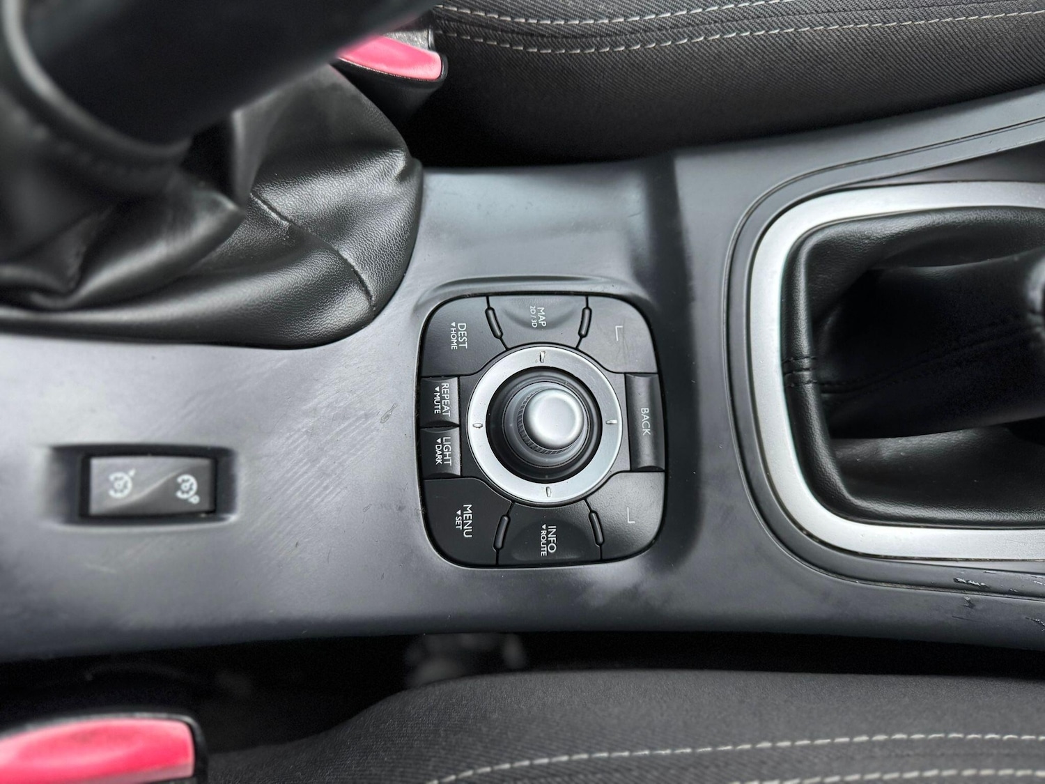 Used Renault Megane 2011 for sale - 76824861: Photo 17