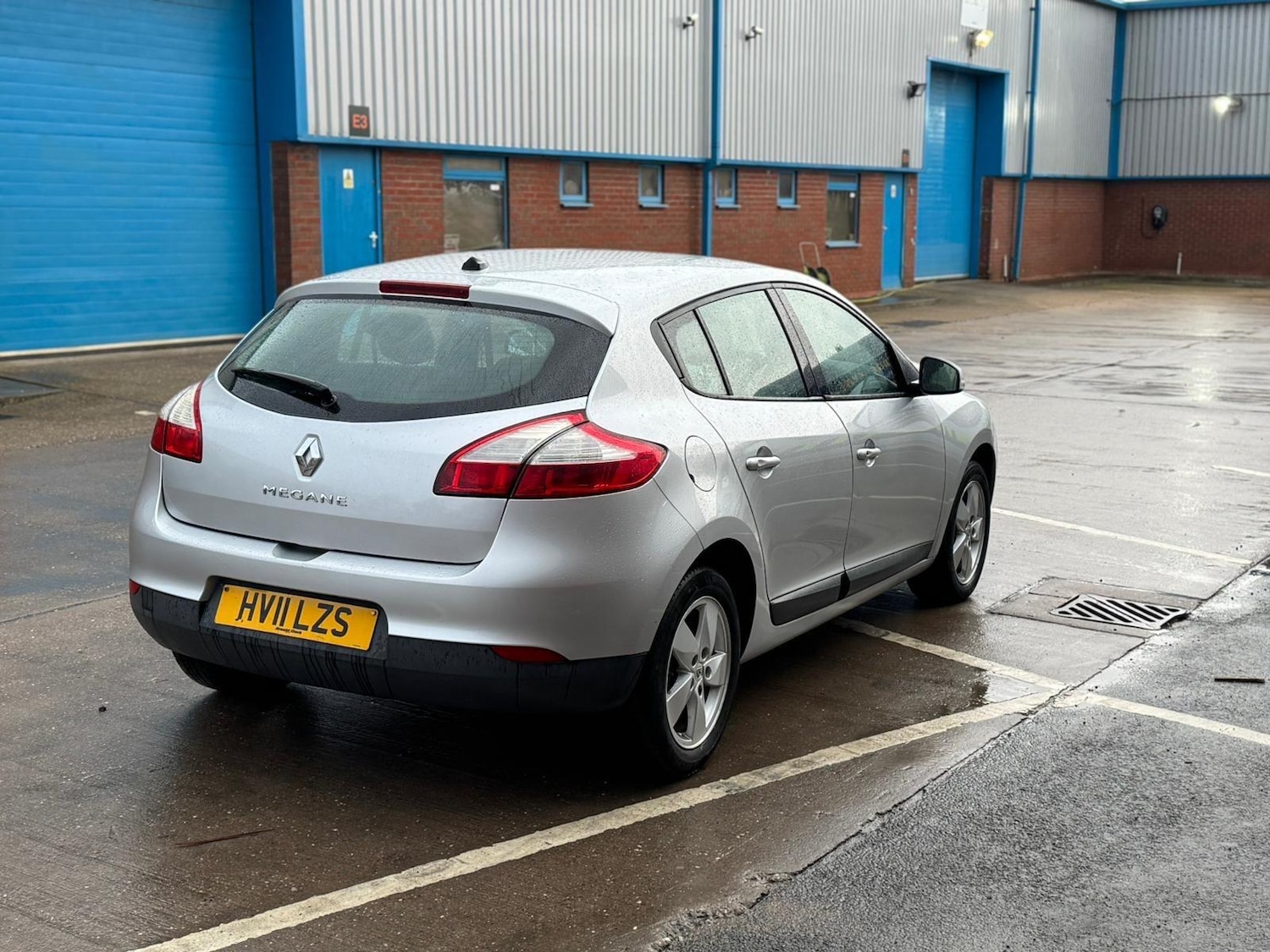 Used Renault Megane 2011 for sale - 76824861: Photo 6