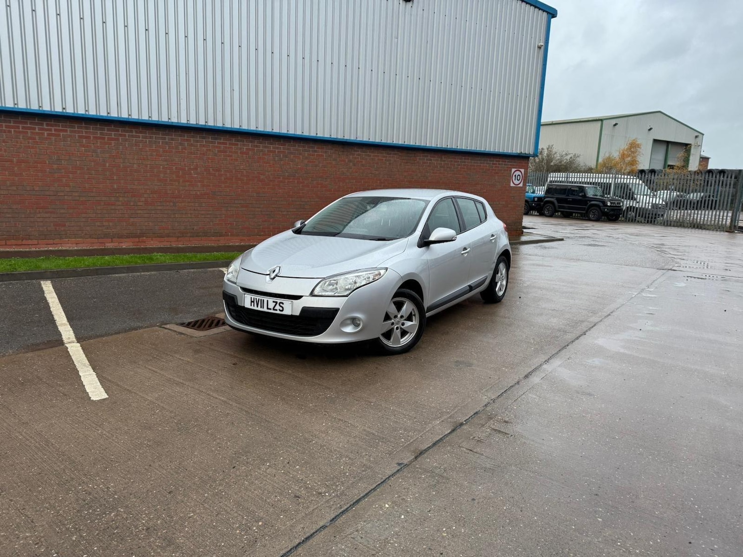 Used Renault Megane 2011 for sale - 76824861: Photo 7