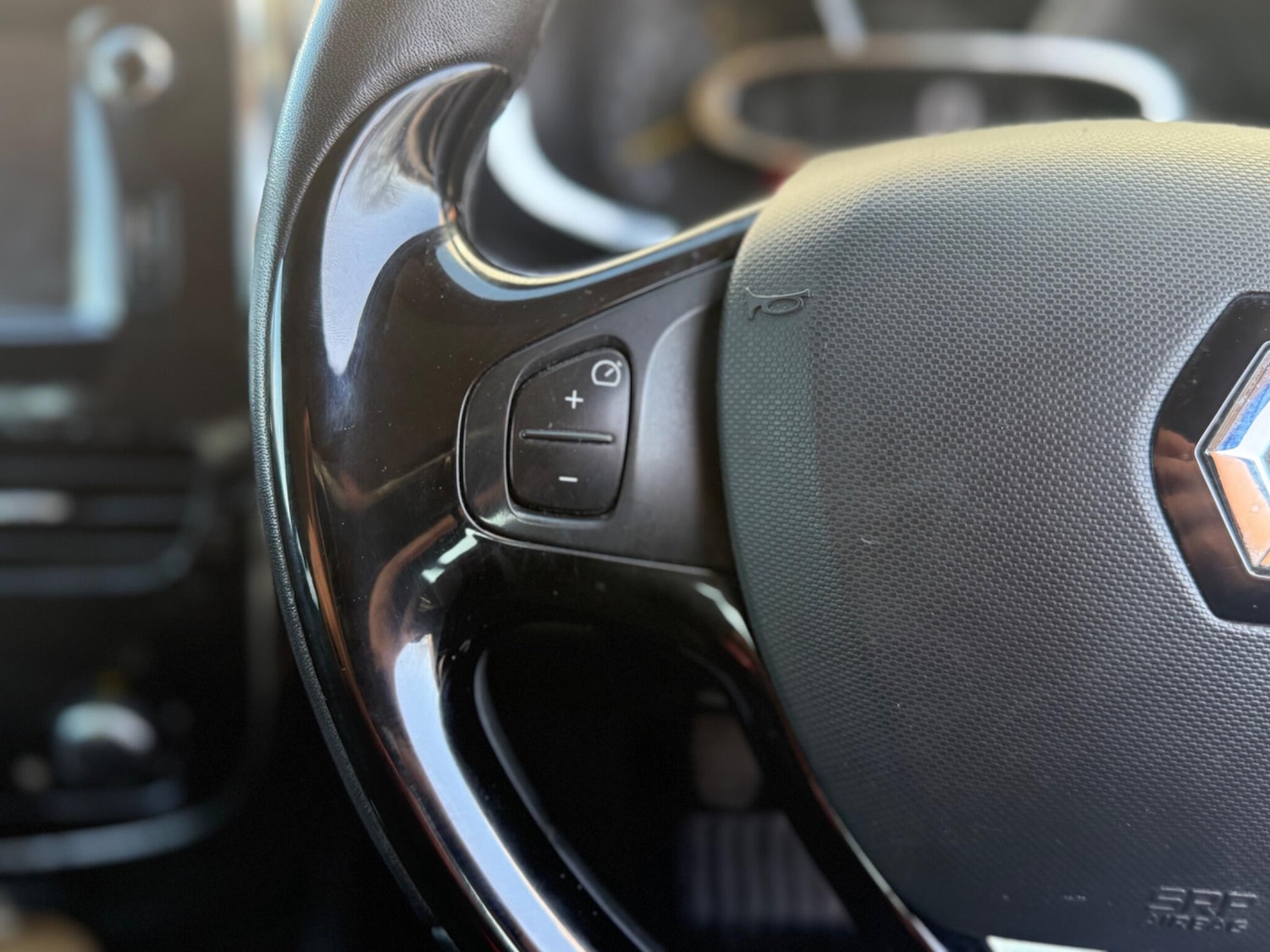 Used Renault Clio 2013 for sale - 77940039: Photo 26