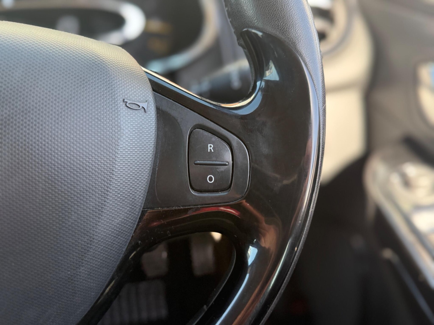 Used Renault Clio 2013 for sale - 77940039: Photo 27