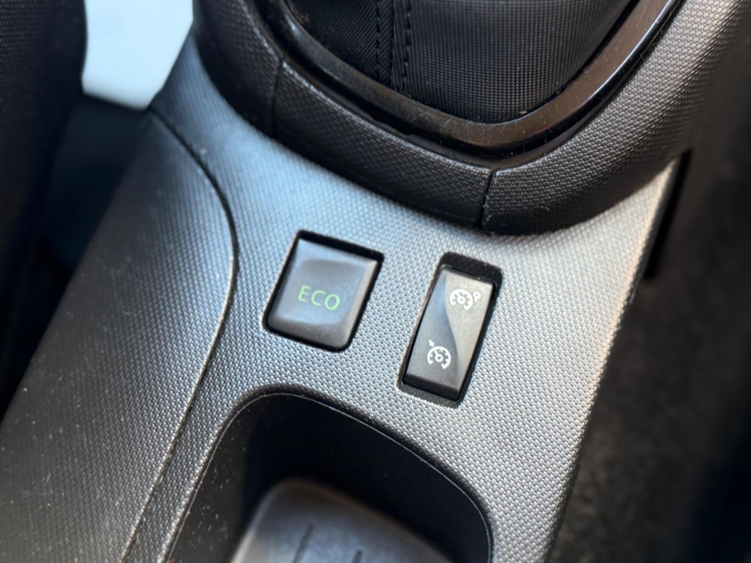 Used Renault Clio 2013 for sale - 77940039: Photo 28