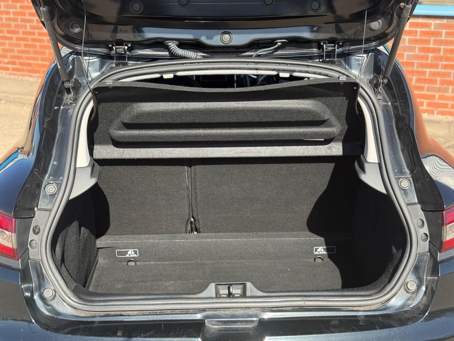 Used Renault Clio 2013 for sale - 77940039: Photo 32