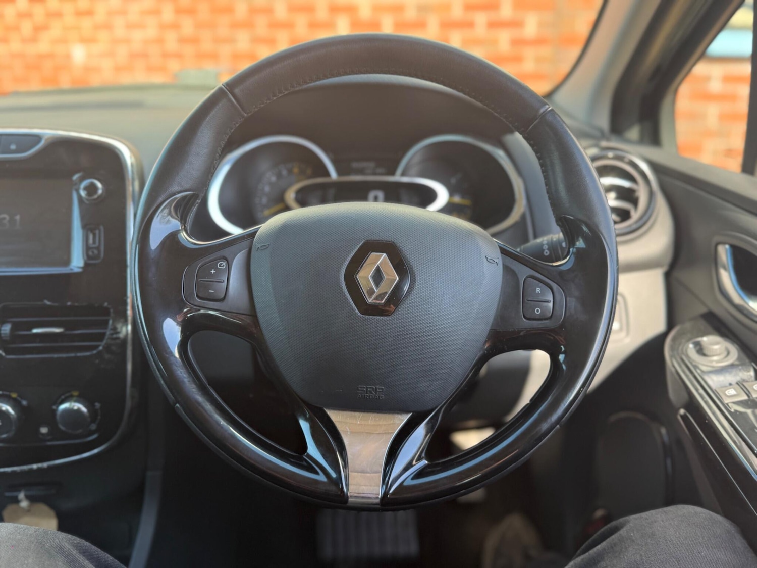 Used Renault Clio 2013 for sale - 77940039: Photo 33