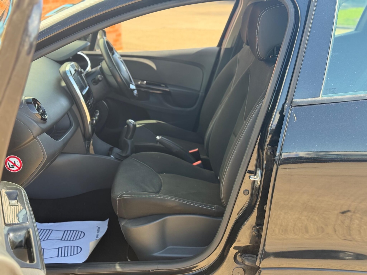 Used Renault Clio 2013 for sale - 77940039: Photo 34