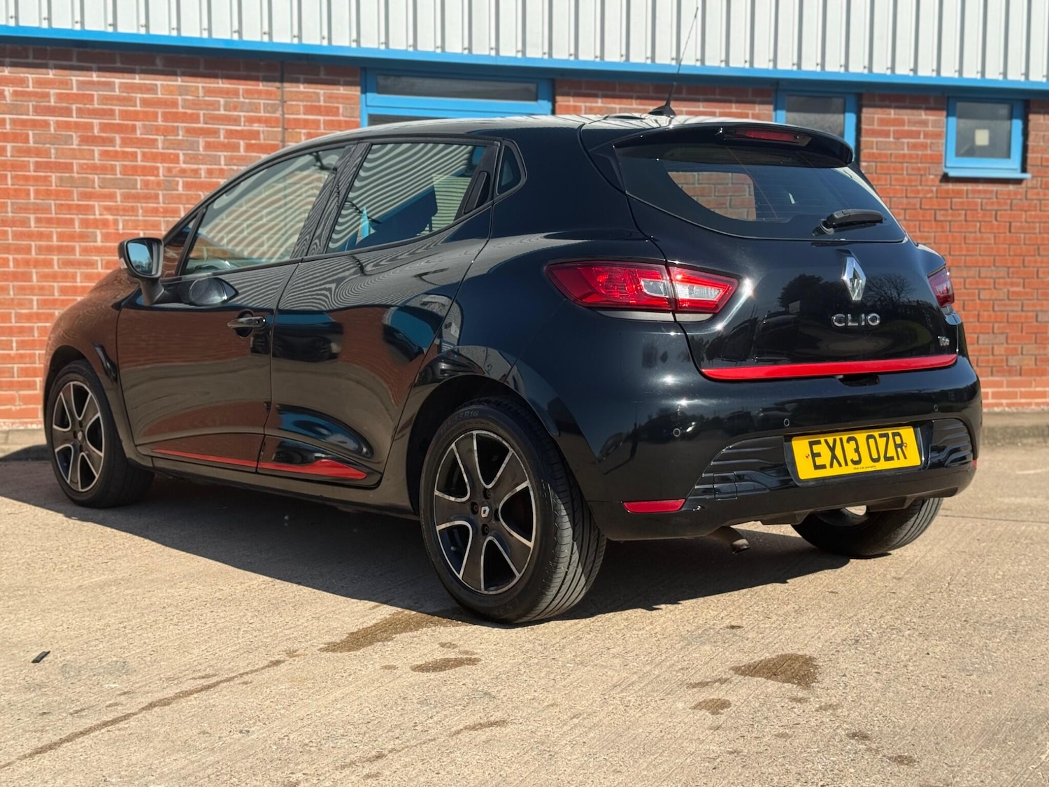 Used Renault Clio 2013 for sale - 77940039: Photo 4