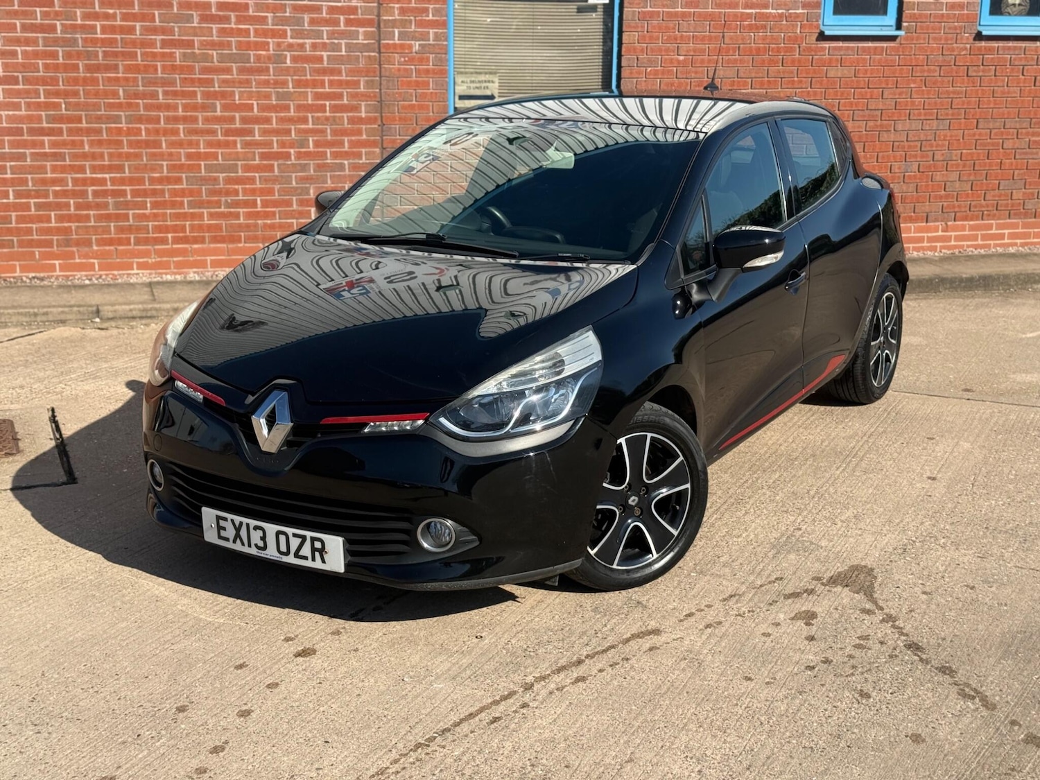 Used Renault Clio 2013 for sale - 77940039: Photo 8