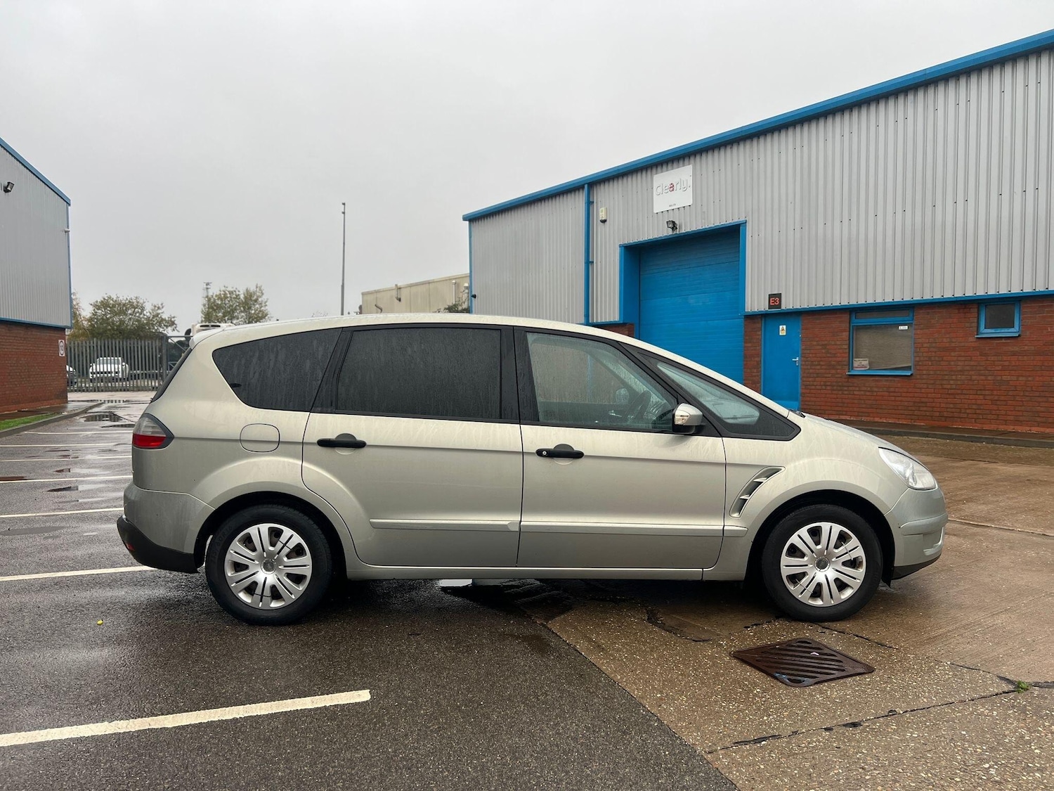 Used Ford S-Max 2009 for sale - 76592556: Photo 4
