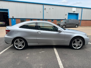 Used Mercedes-Benz CLC 2010 for sale - 75506834: Photo