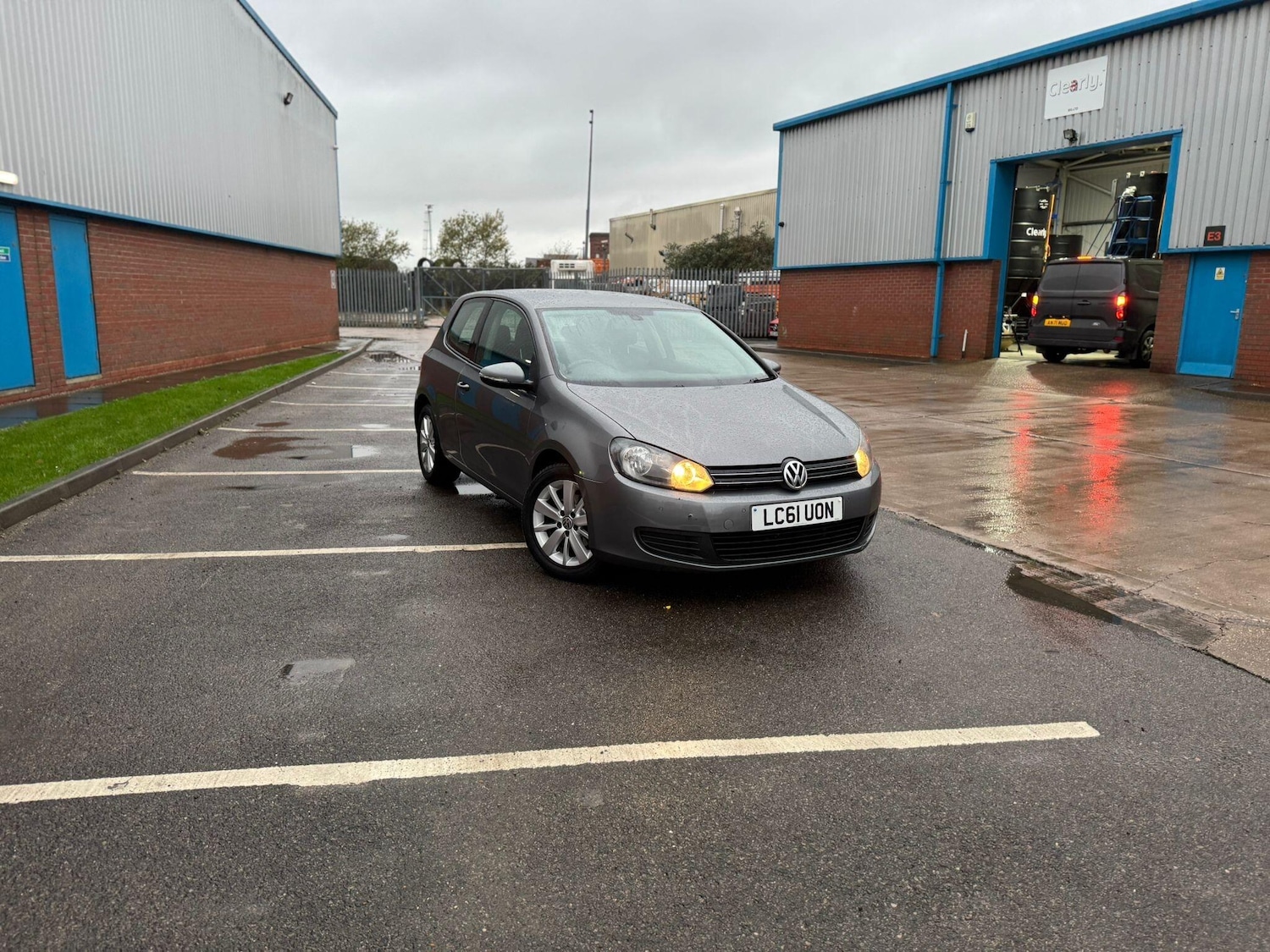 Used Volkswagen Golf 2011 for sale - 76572425: Photo 10