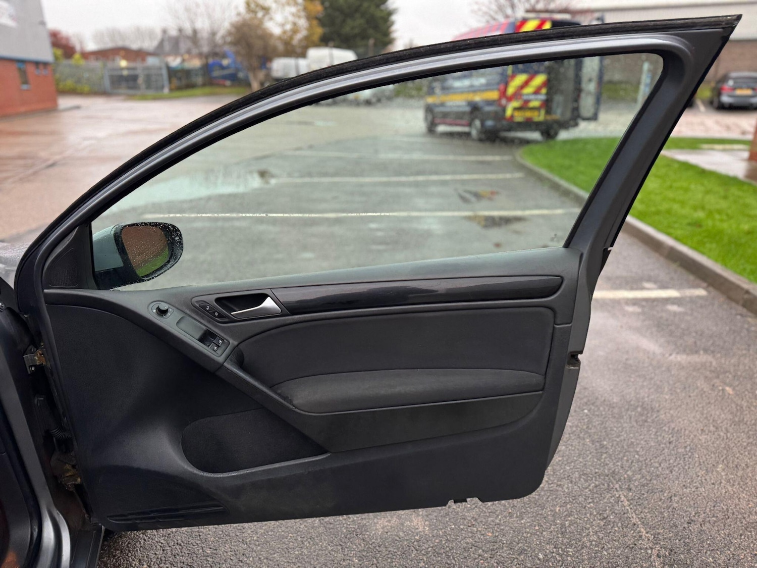 Used Volkswagen Golf 2011 for sale - 76572425: Photo 16