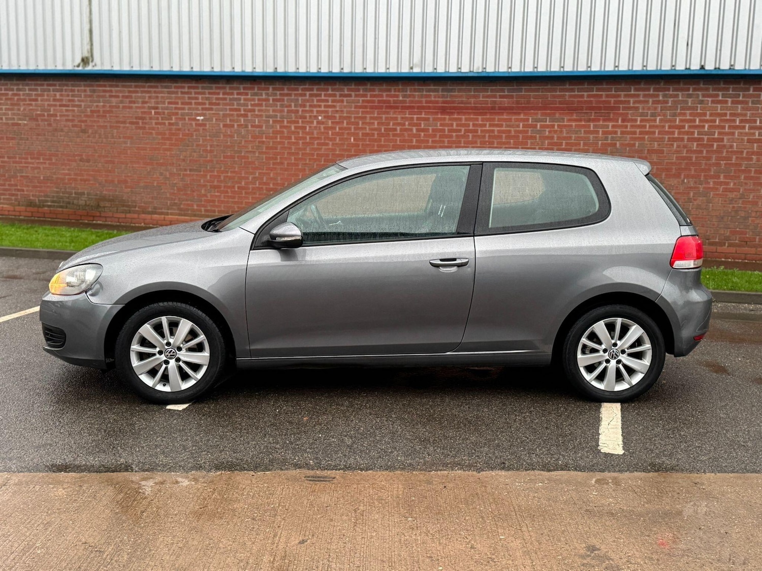 Used Volkswagen Golf 2011 for sale - 76572425: Photo 4