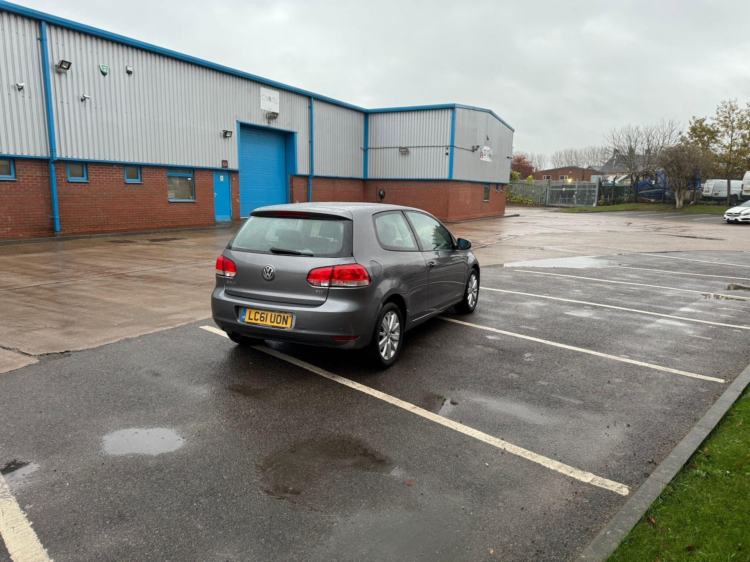 Used Volkswagen Golf 2011 for sale - 76572425: Photo 7