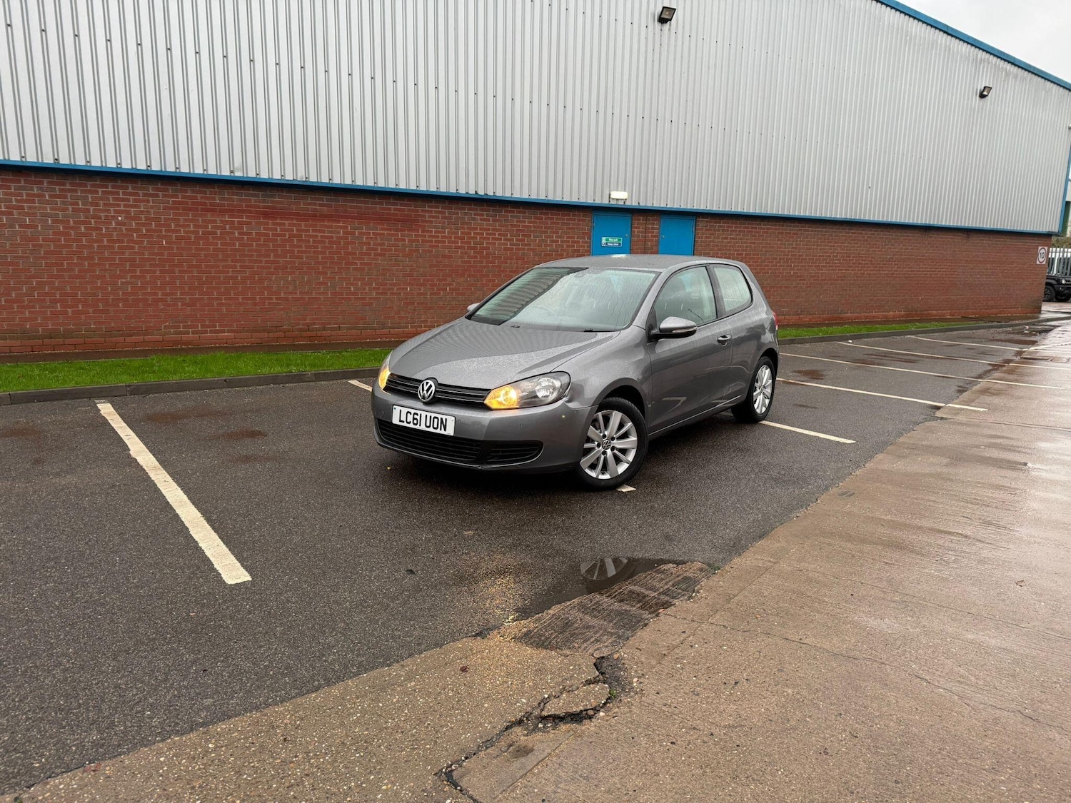 Used Volkswagen Golf 2011 for sale - 76572425: Photo 9