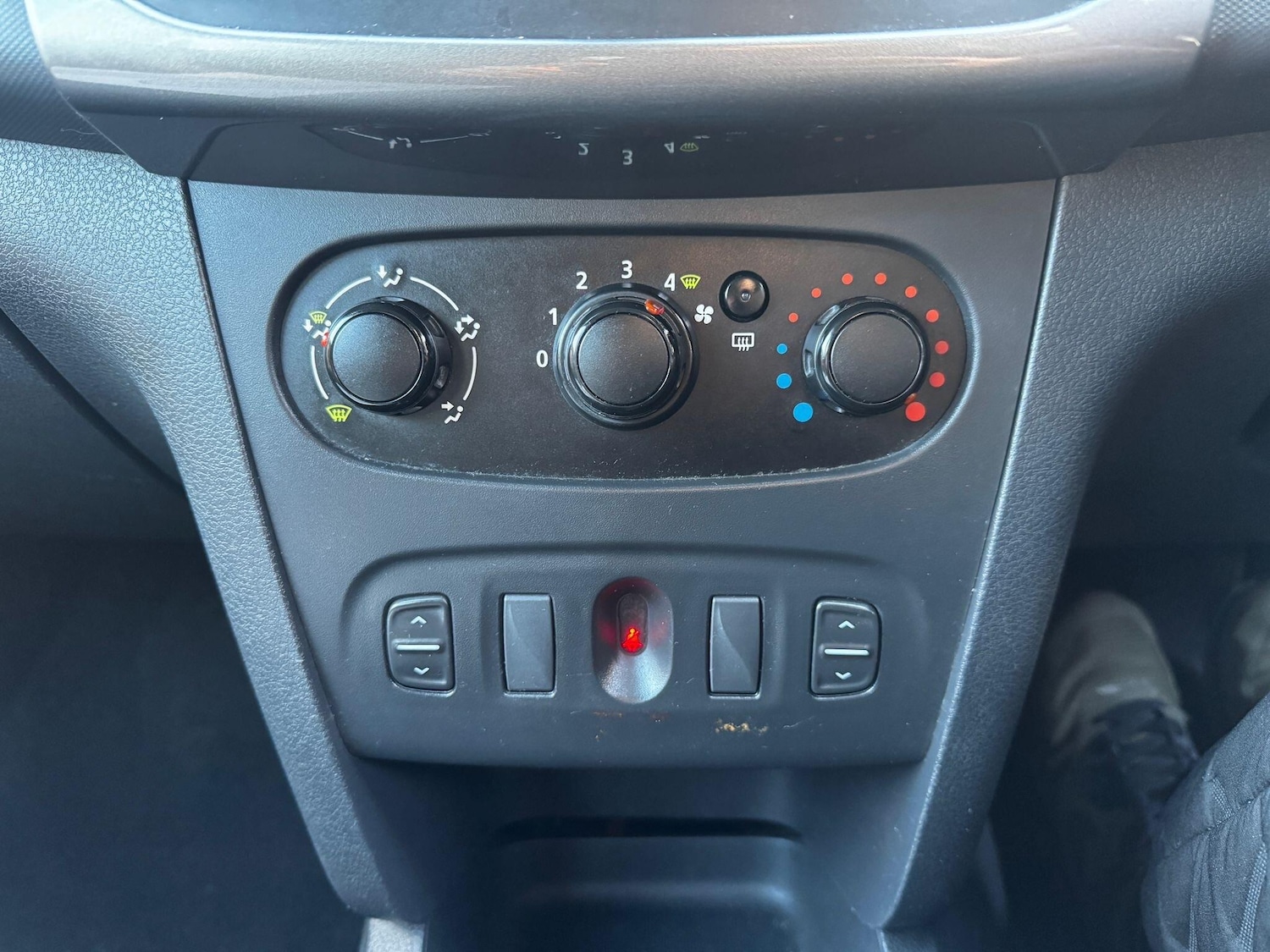 Used Dacia Logan MCV 2015 for sale - 77238196: Photo 17