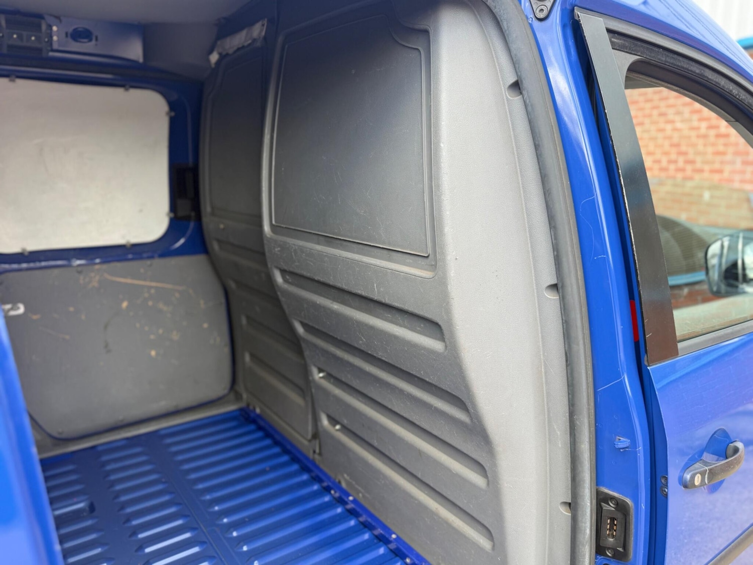 Used Volkswagen Caddy 2009 for sale - 77839970: Photo 32