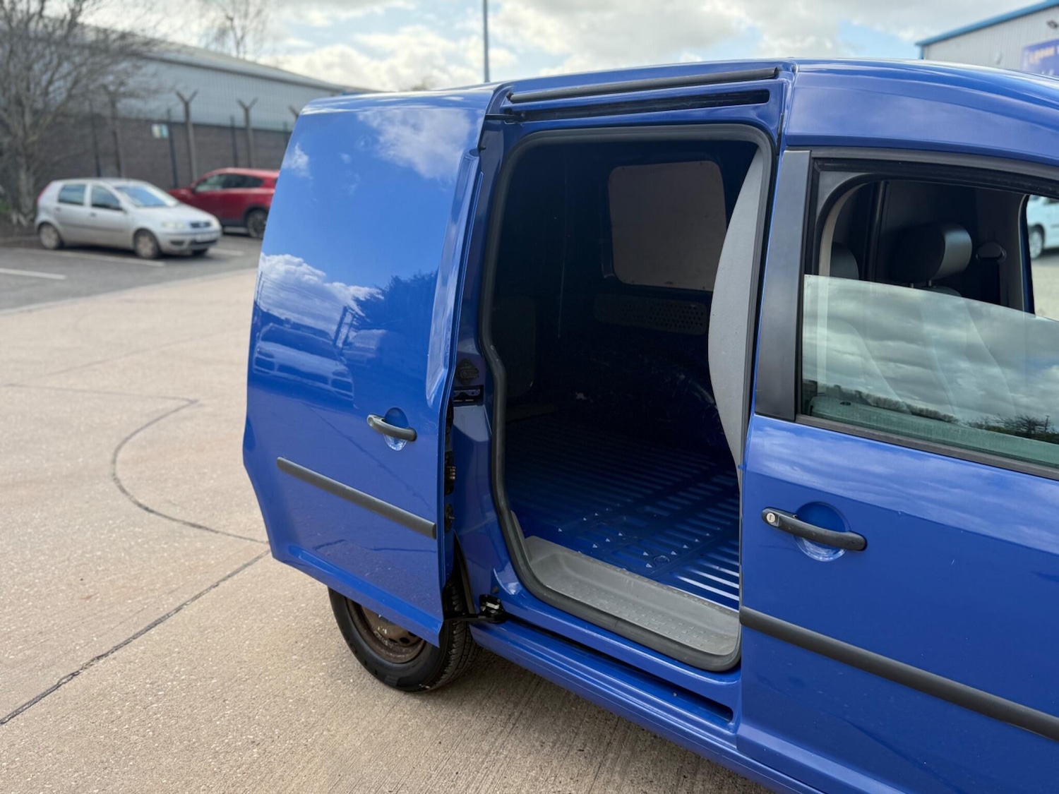 Used Volkswagen Caddy 2009 for sale - 77839970: Photo 36