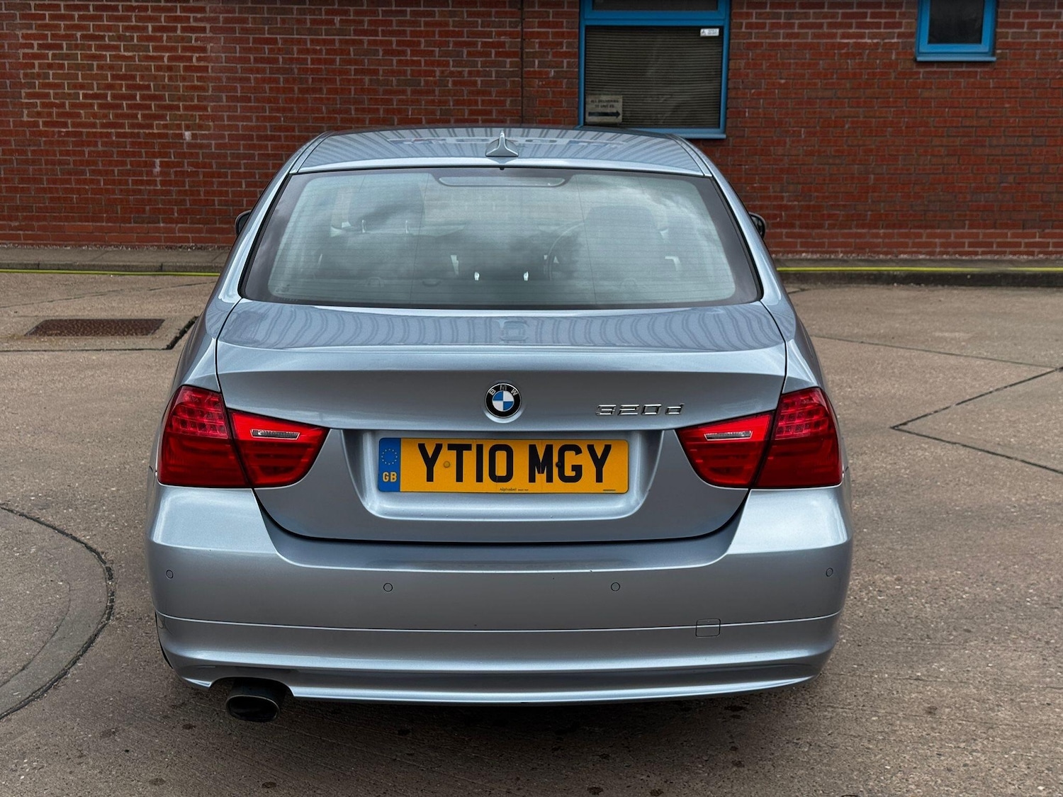 Used BMW 3 Series 2010 for sale - 78101369: Photo 2