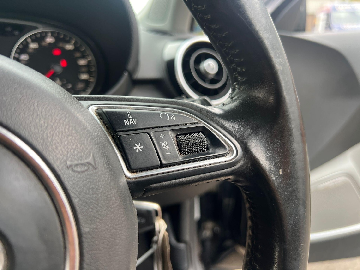 Used Audi A1 2011 for sale - 76152883: Photo 19