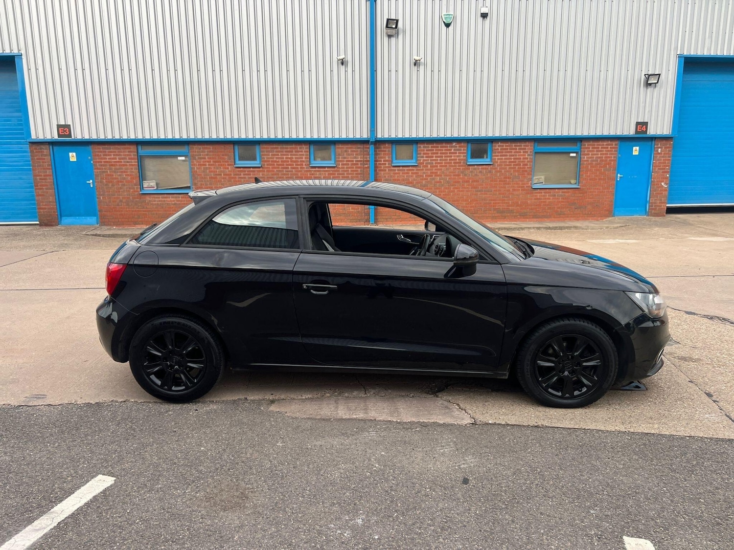 Used Audi A1 2011 for sale - 76152883: Photo 3