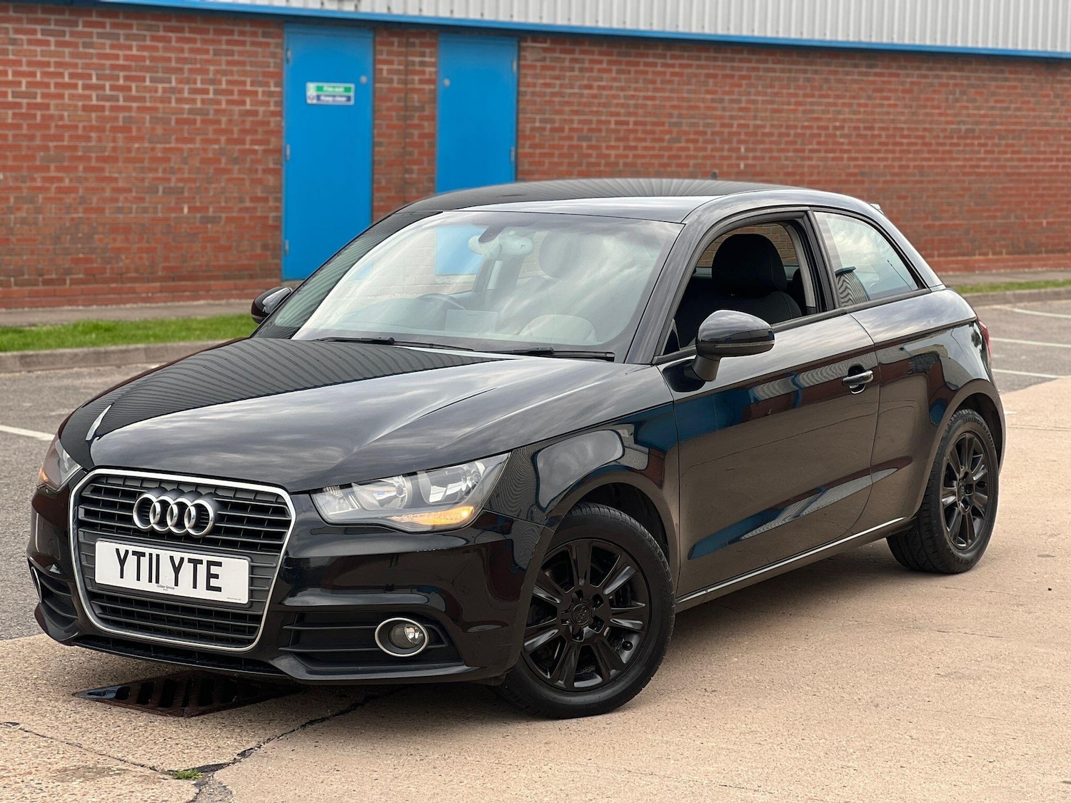 Used Audi A1 2011 for sale - 76152883: Photo 5