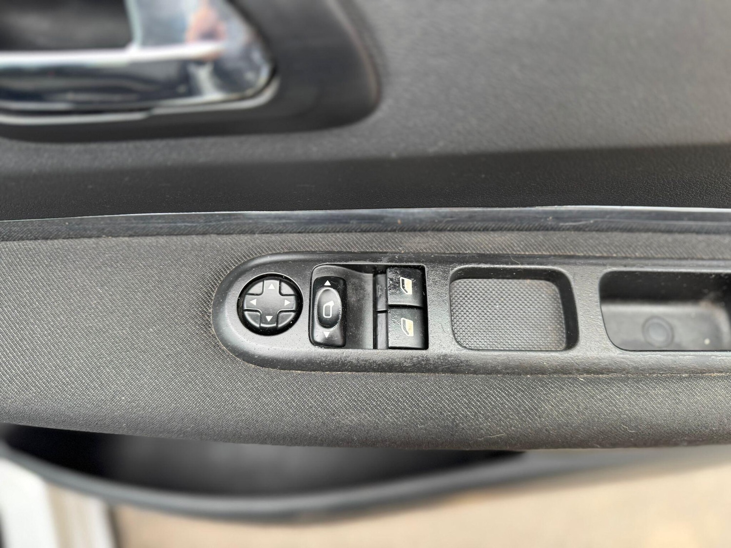 Used Peugeot 3008 2010 for sale - 76349034: Photo 16