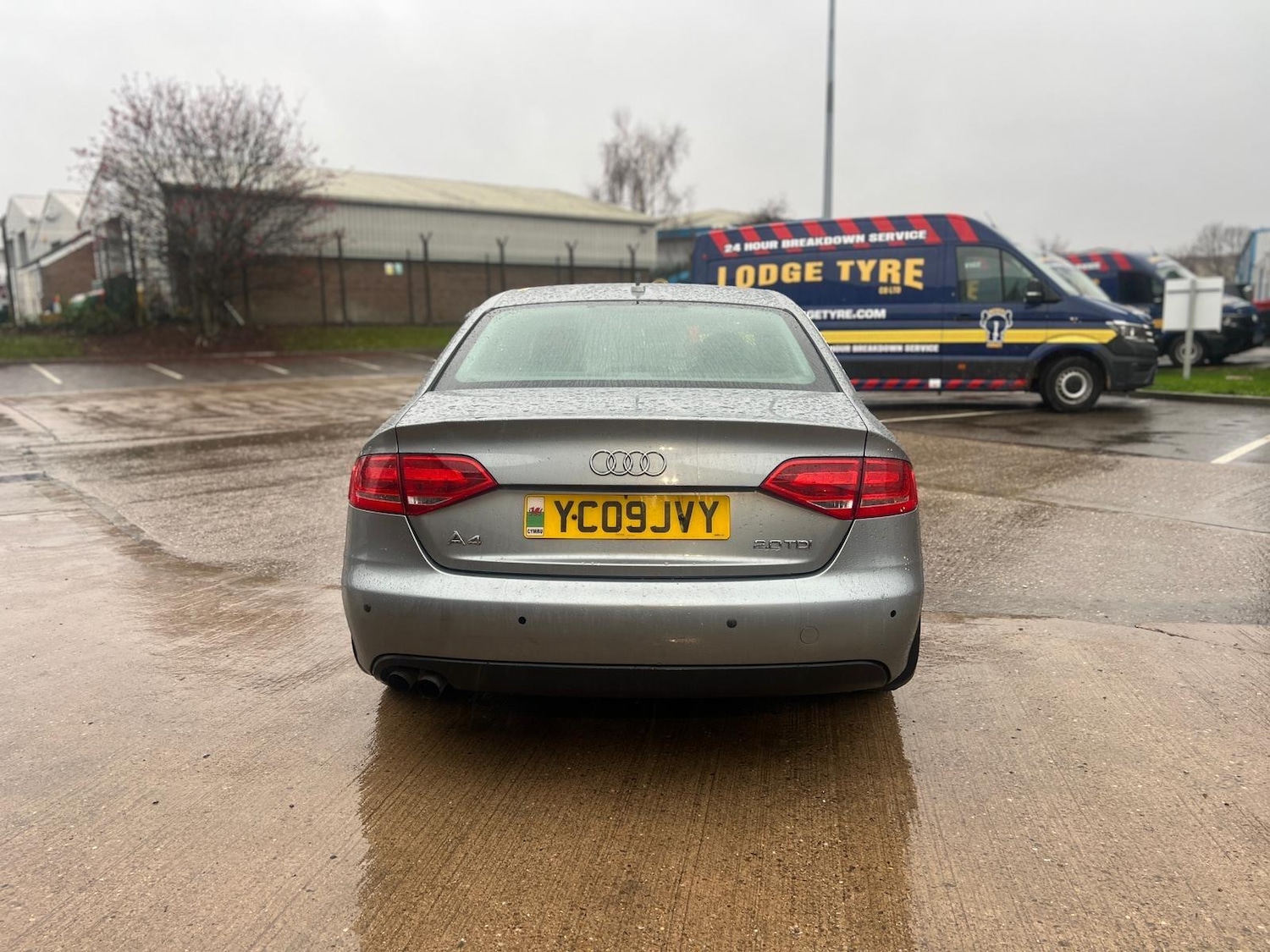 Used Audi A4 2009 for sale - 76666855: Photo 2