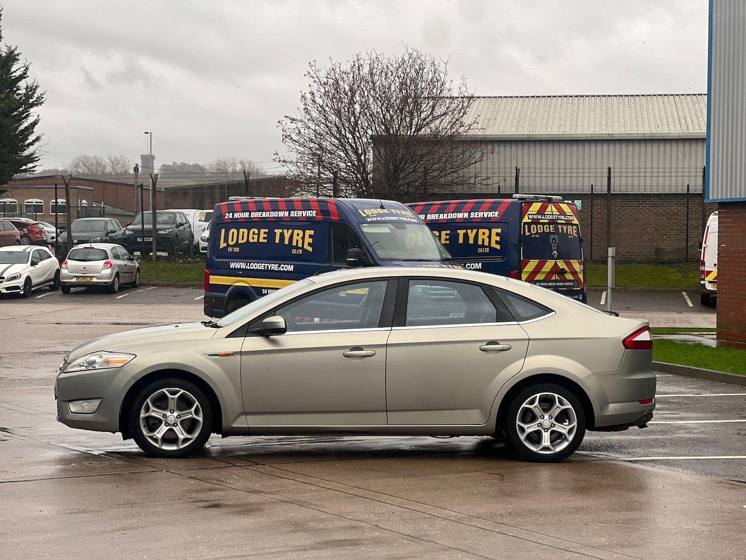 Used Ford Mondeo 2010 for sale - 76887077: Photo 3