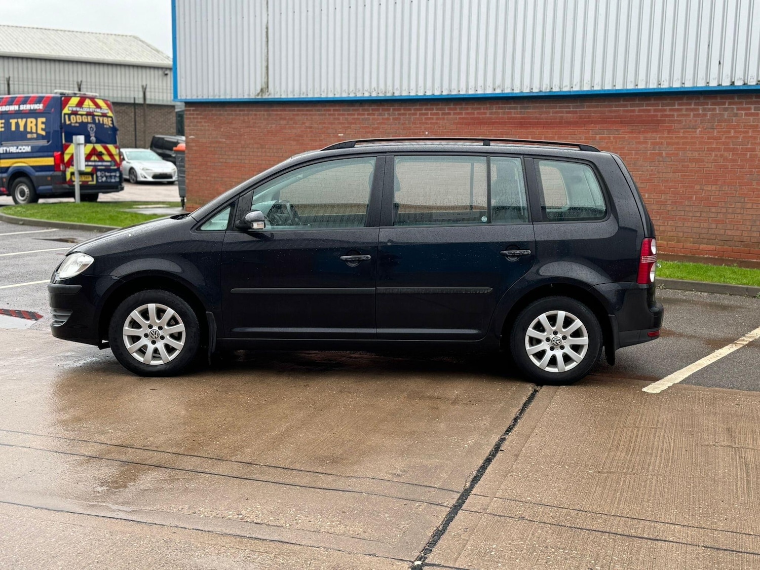 Used Volkswagen Touran 2007 for sale - 77537475: Photo 3