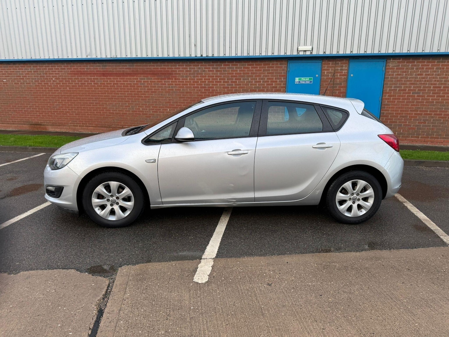 Used Vauxhall Astra 2015 for sale - 76370099: Photo 4