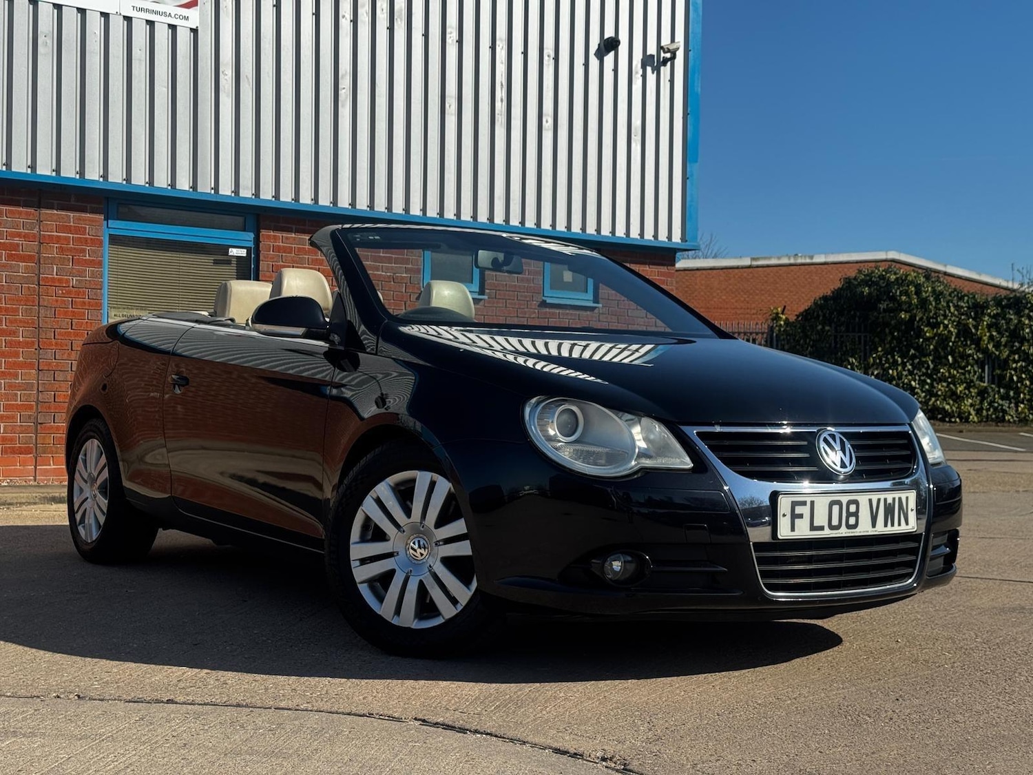 Used Volkswagen EOS for sale - 77939934: Photo 2