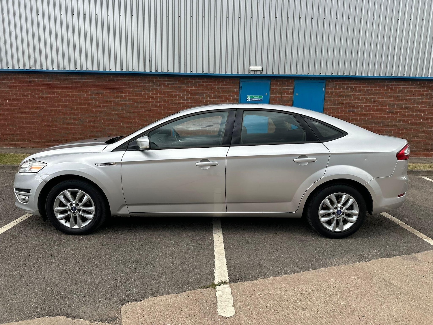 Used Ford Mondeo 2012 for sale - 76989259: Photo 4