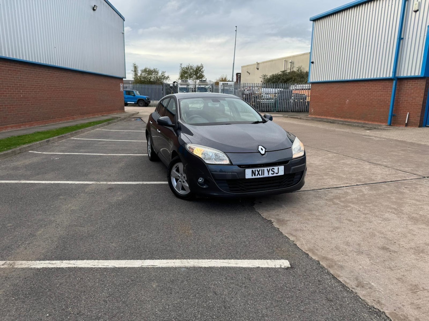 Used Renault Megane 2011 for sale - 76441033: Photo 10