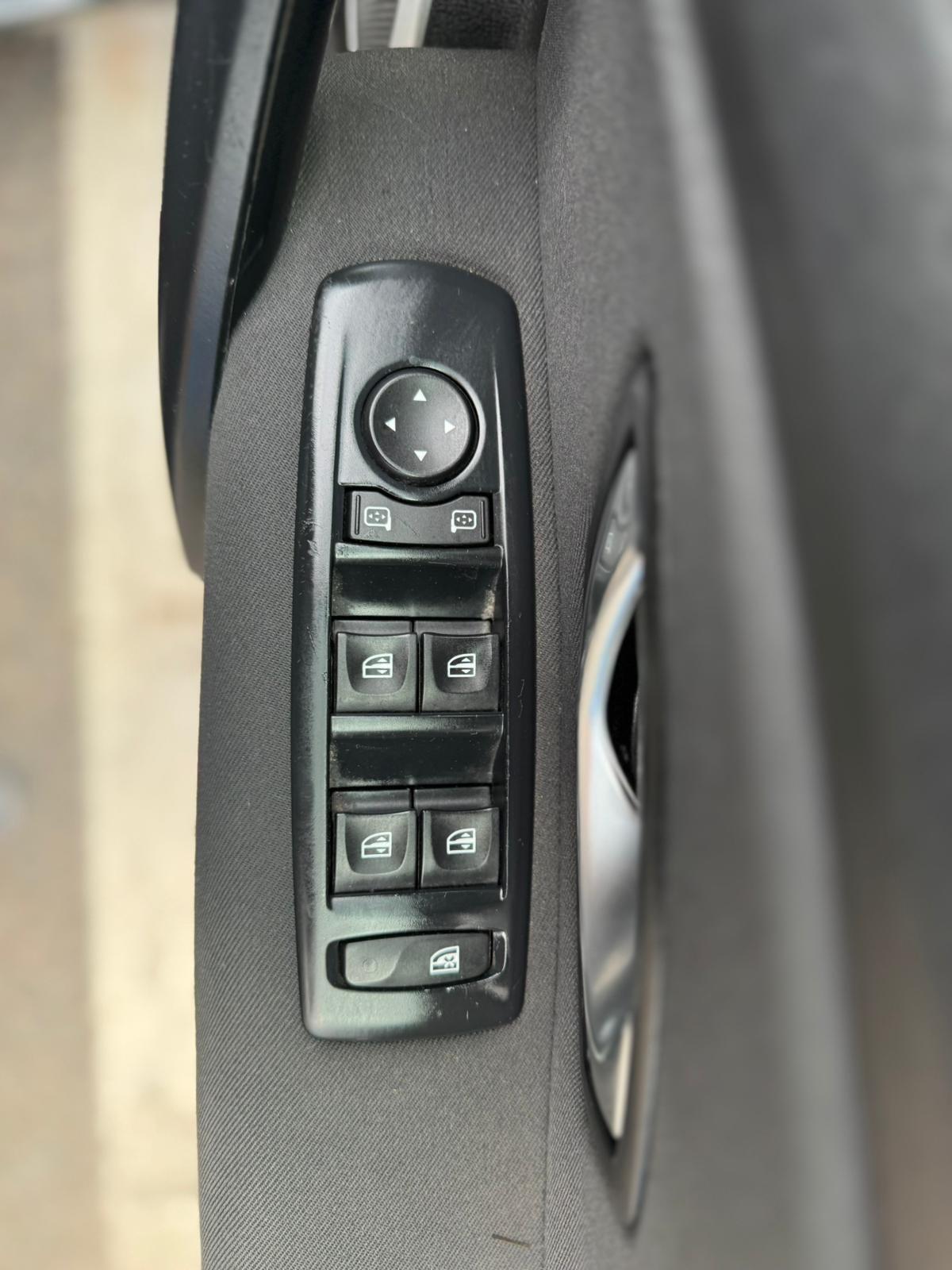 Used Renault Megane 2011 for sale - 76441033: Photo 18