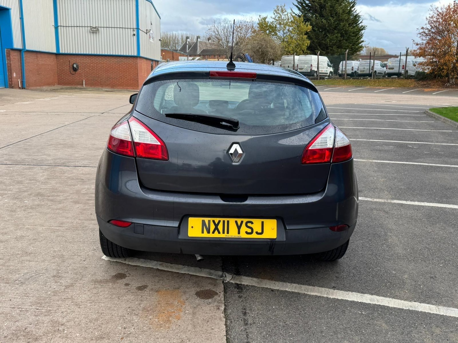 Used Renault Megane 2011 for sale - 76441033: Photo 2