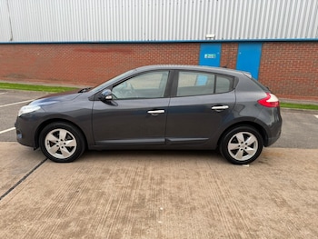 Used Renault Megane 2011 for sale - 76441033: Photo