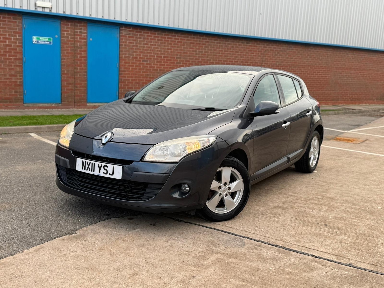 Used Renault Megane 2011 for sale - 76441033: Photo 6