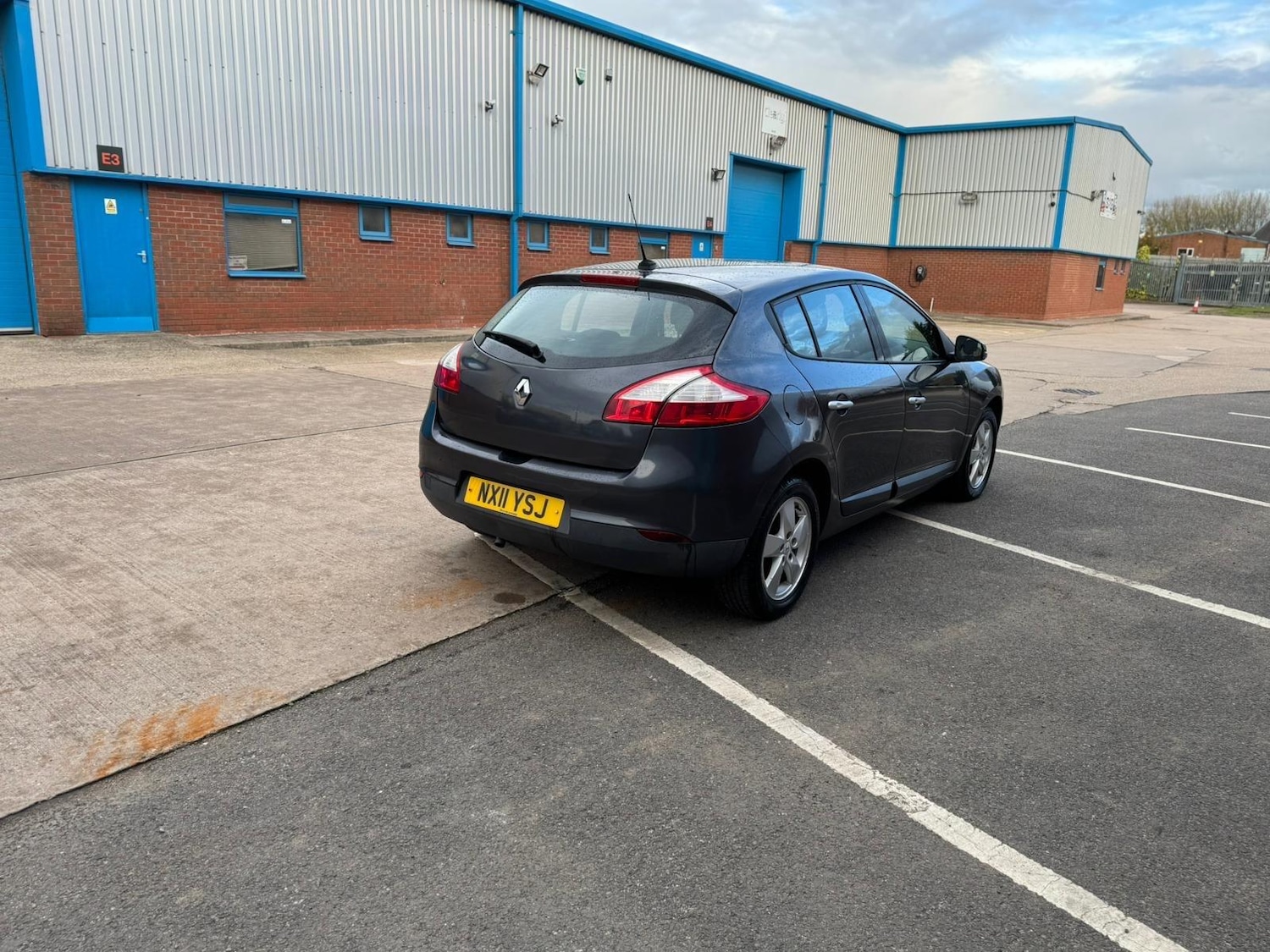 Used Renault Megane 2011 for sale - 76441033: Photo 8