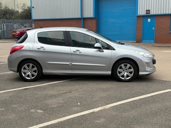 Used Peugeot 308 2011 for sale - 75339873: Photo