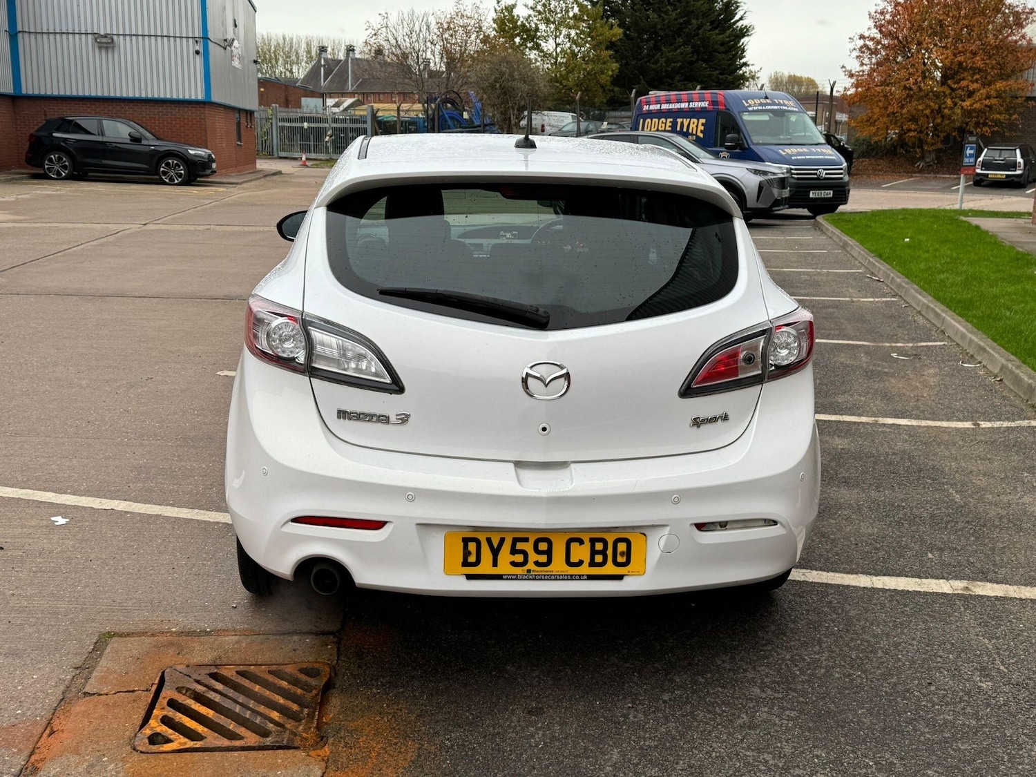 Used Mazda Mazda3 2009 for sale - 76423522: Photo 2