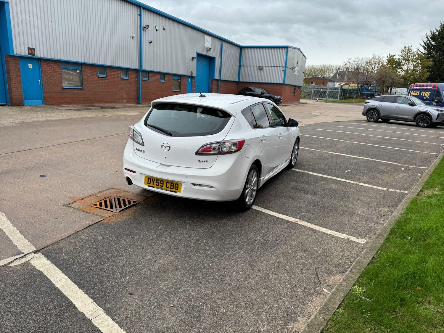 Used Mazda Mazda3 2009 for sale - 76423522: Photo 9