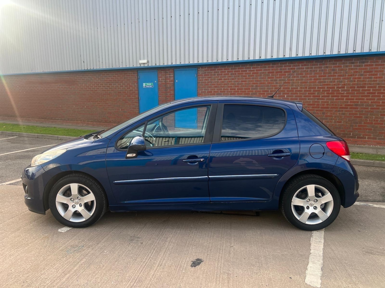 Used Peugeot 207 2010 for sale - 76498440: Photo 4