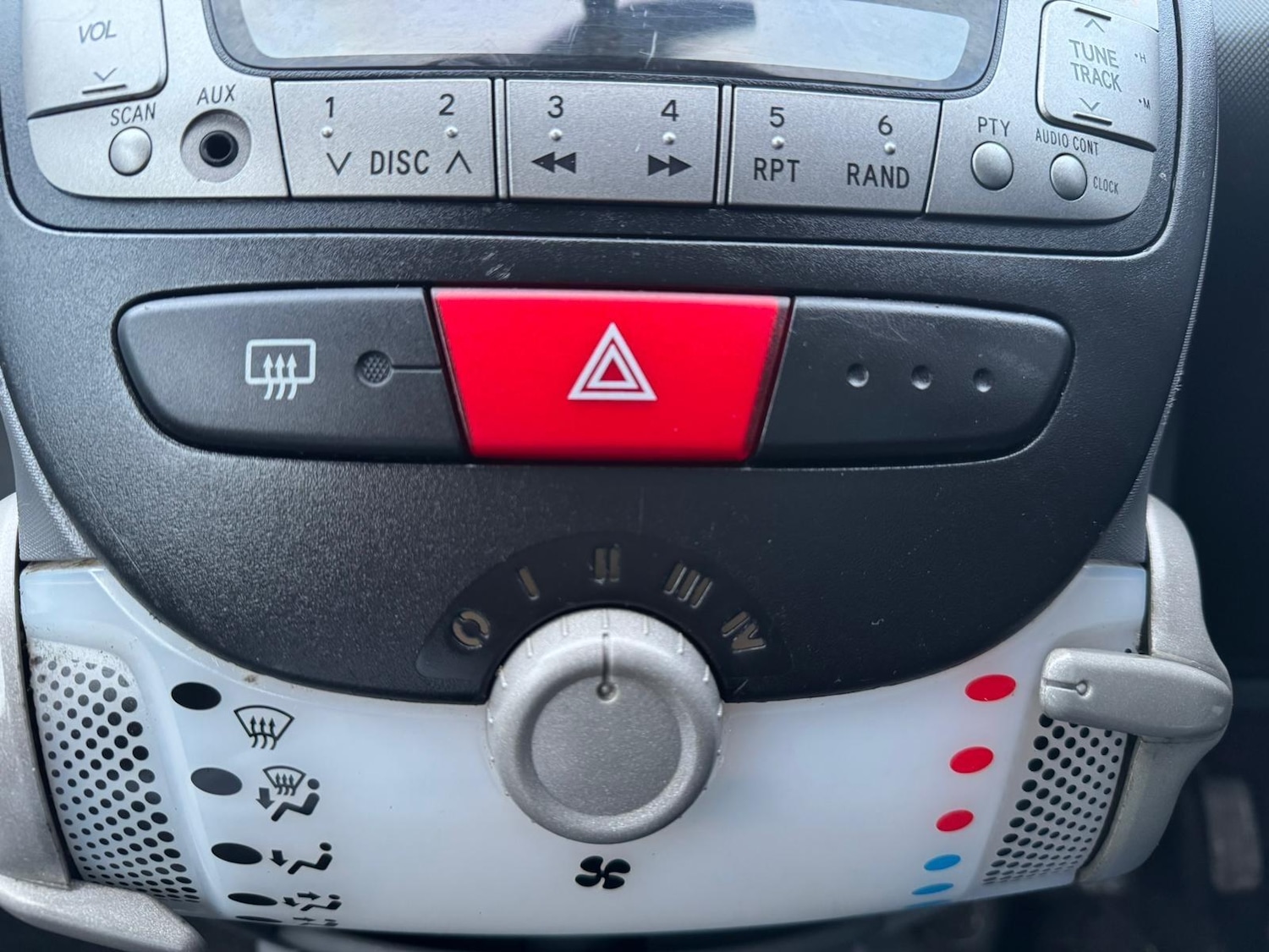 Used Citroen C1 2011 for sale - 77441305: Photo 27